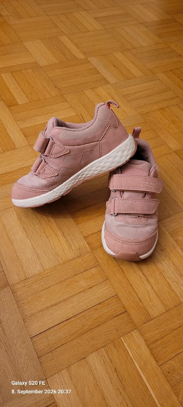 Viking Schuhe für Mädchen: Viking Goretex Sneaker Gröase 28 – Gebraucht aus Basel von regboo