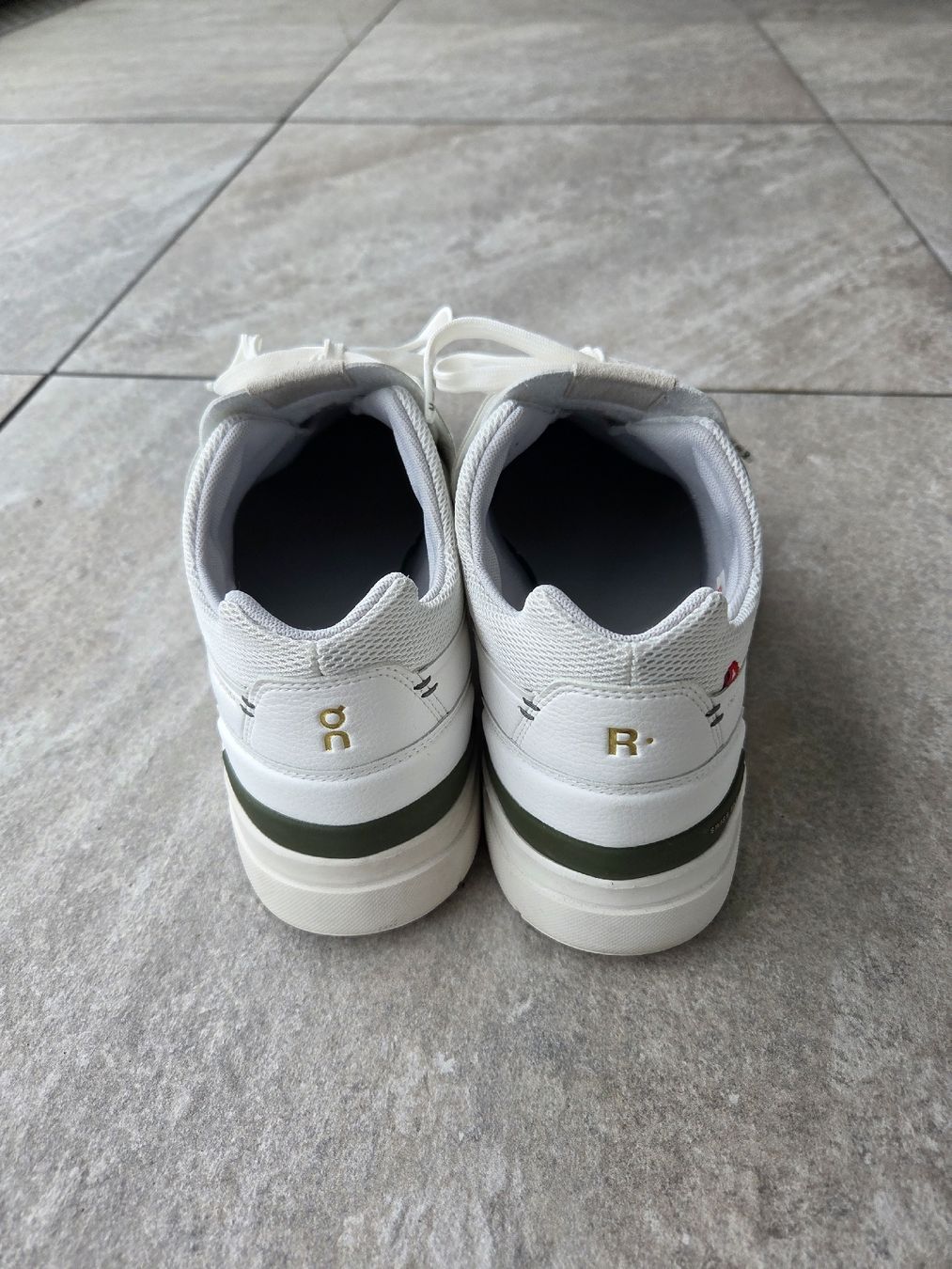 On Herrenschuhe: ON Schuhe The Roger grün – Gebraucht aus Bülach von cf96 1