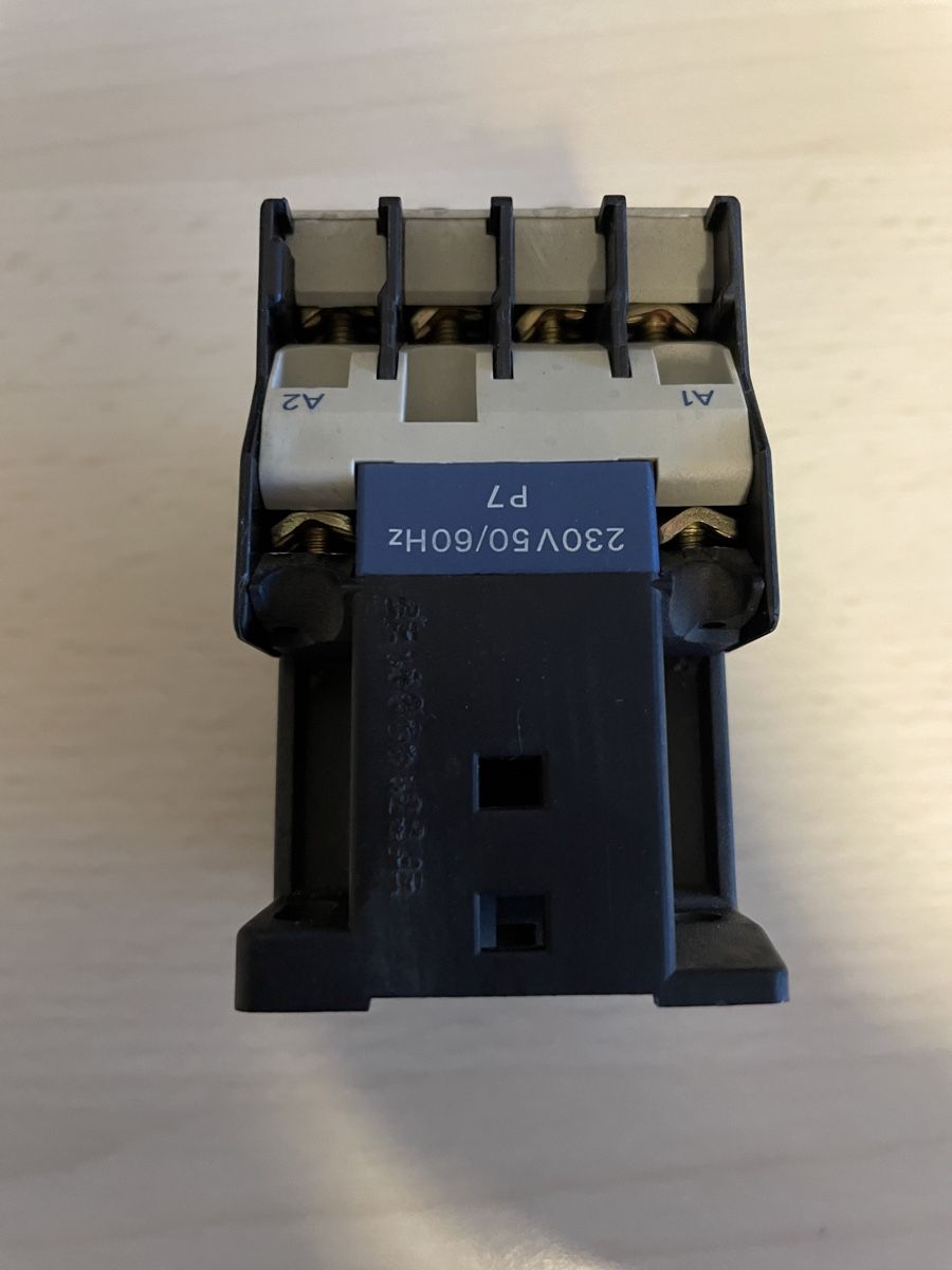 Componenti elettronici: Leistungsschütz 25A – Usato da Zetzwil venduto da Sani262