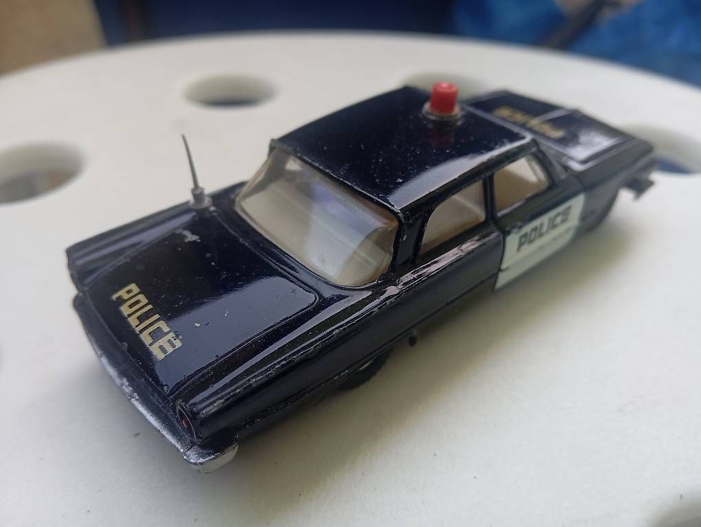 Dinky Toys Modellini d'auto: Ford fairlane Police – Usato da Basel venduto da Petergunn 4