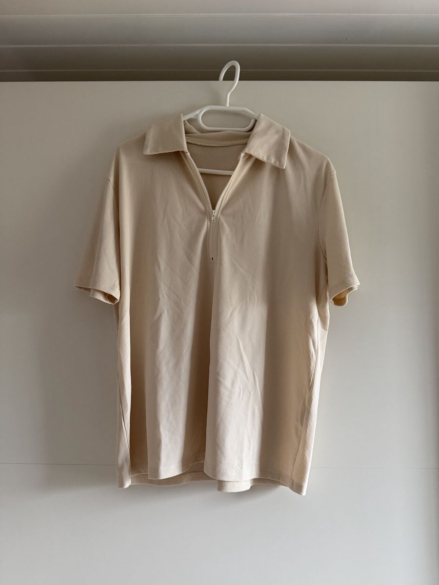 Shein T-shirt: T-shirt – Usato da Montsevelier venduto da Duna2210