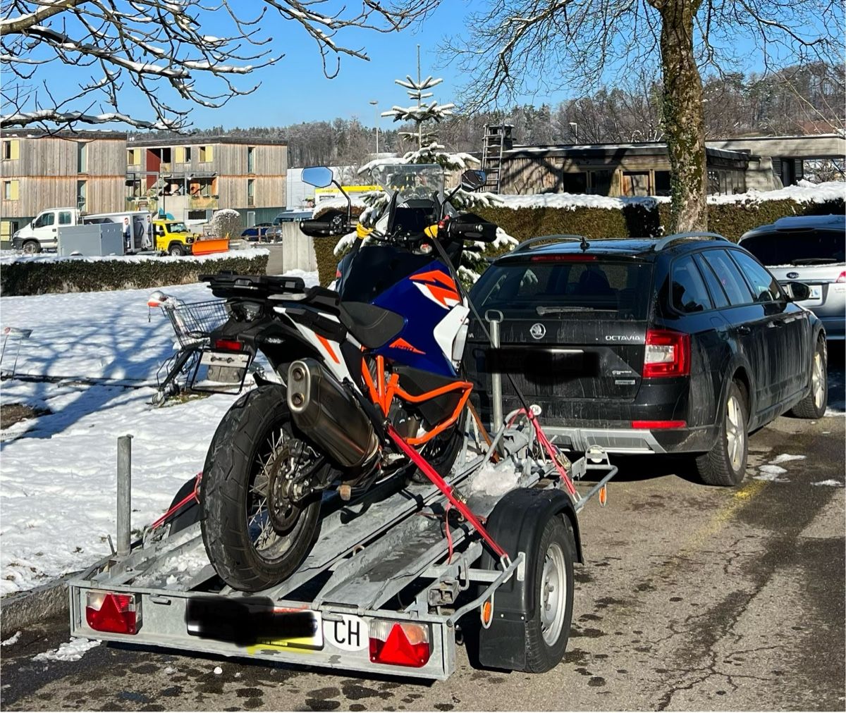 Servizi & Riparazioni: Motorradanhänger zu Vermieten – Usato da Schinznach Bad venduto da Bann 1