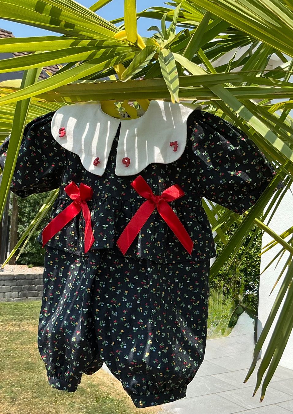 Puppen: ÄLTERES GÖTZ PUPPENKLEIDCHEN – Gebraucht aus Zell LU von Silvermemory