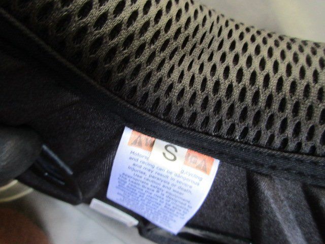 Schutz & Schoner: Motorrad BMX Nackenschutz GPX Grösse S Carbon – Gebraucht aus Ottikon von Locomotive01 6