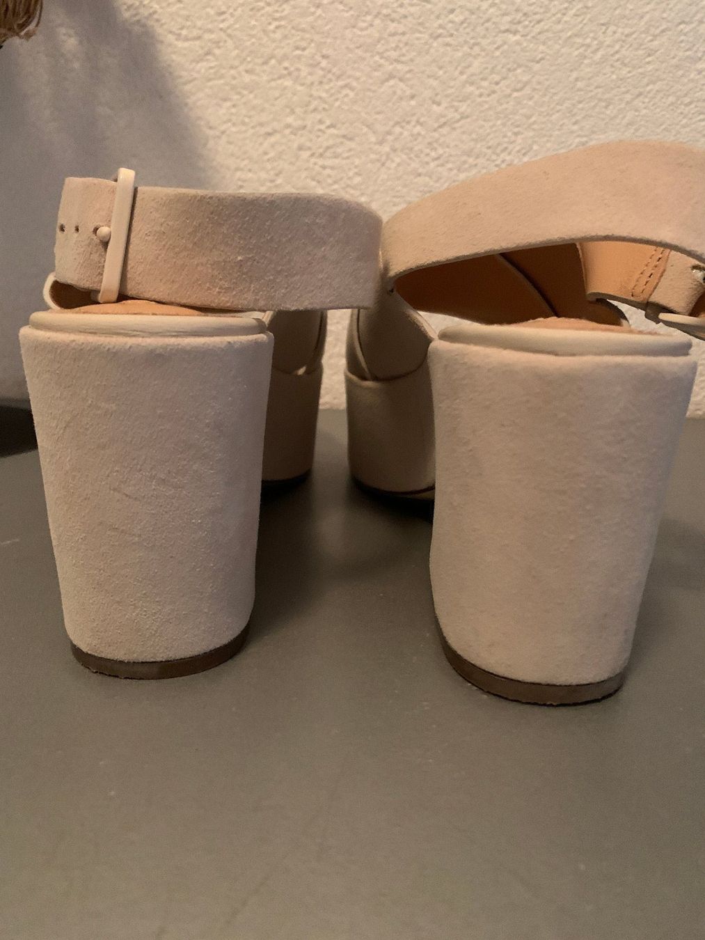 H&M Scarpe da donna: Sommer Sandalen mit Absatz, hellbeige, Grösse 36 – Usato da St. Gallen venduto da Miousch 3