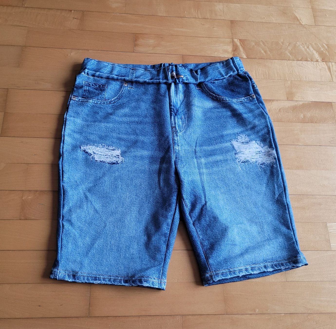 Lotti di vestiti: Diverse Damenkleider – Usato da St. Margrethen SG venduto da SamusAran 3