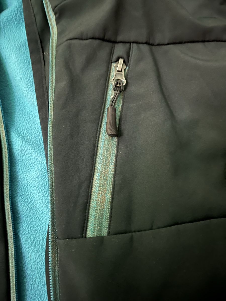 Giacche: Schwarze Softshell Jacke mit Kapuze, Gr. 38 – Usato da Zürich venduto da MariaSusanne 9