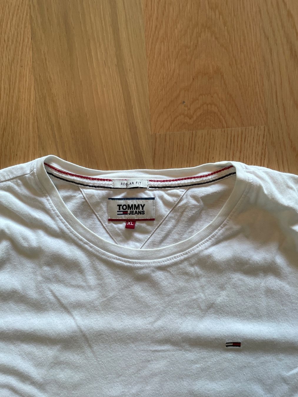 Tommy Hilfiger T-shirt: Tshirt Tommy Hilfiger XL Regular Fit – Usato da Basel venduto da pilzliii 3
