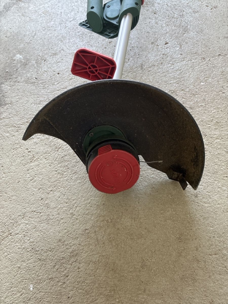 Bosch Tondeuses à gazon: Rasentrimmer Bosch – D'occasion à Esslingen par HP1973 1