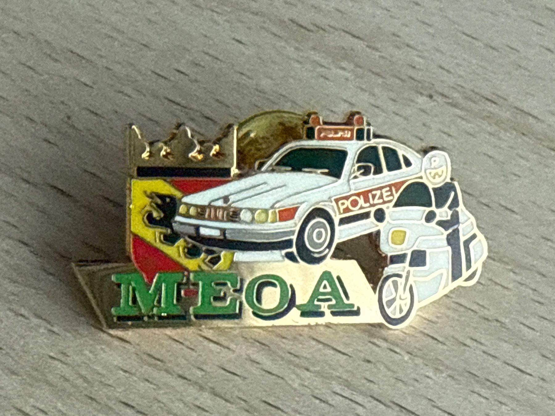 Placchette & Badge: Pin Polizei BERN MEOA – Usato da Glattbrugg venduto da Schweigmatt