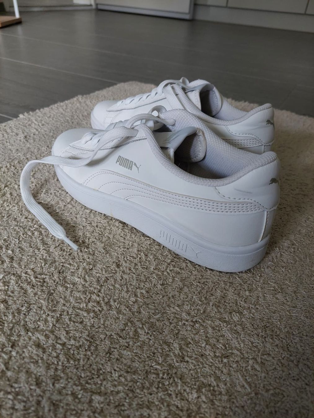 Puma Chaussures femmes: Puma Sneaker, Gr. 38 – D'occasion à Domat/Ems par Lorand_ 2