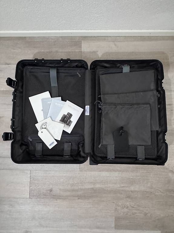 Rimowa Valigie: Rimowa Cabin Stealth Alu – Usato da Gais venduto da luk_2skm 4