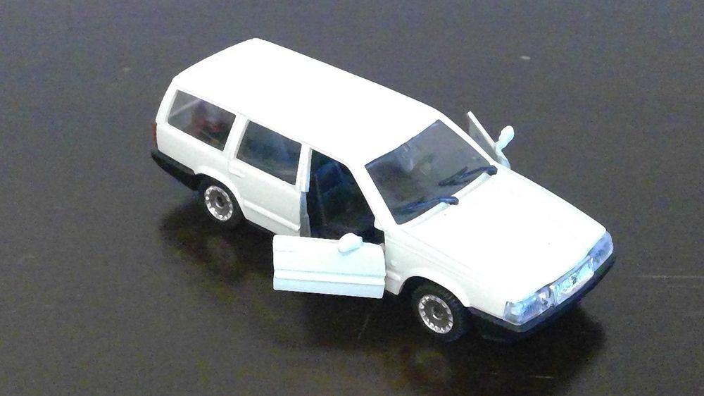 Polistil 1/43 – Volvo 760 GLE Silver – Miniature Ancienne Avec Boîte – TB état