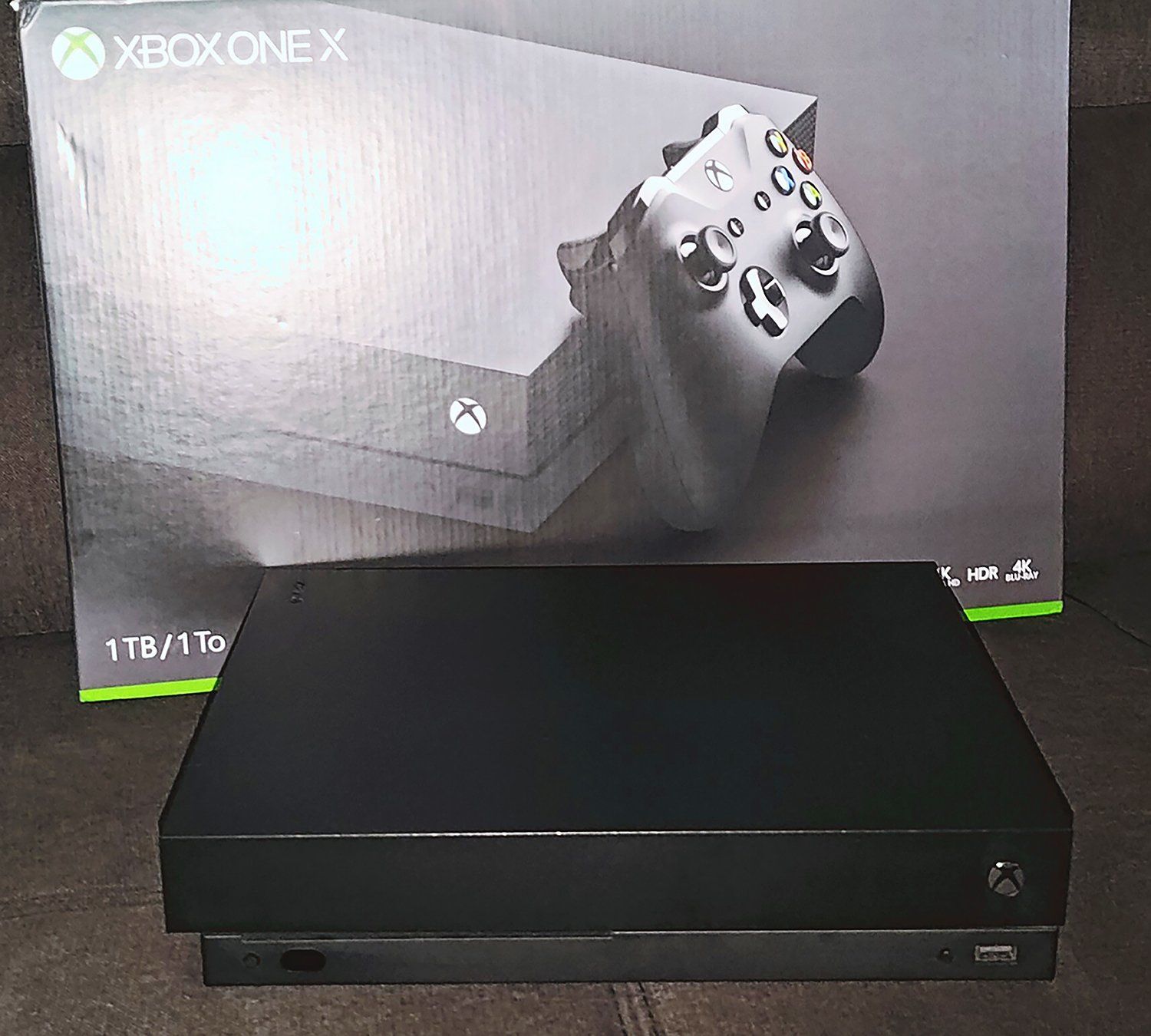 Microsoft Console: Microsoft Xbox One X - 1To – Usato da Vevey venduto da Forestier.L