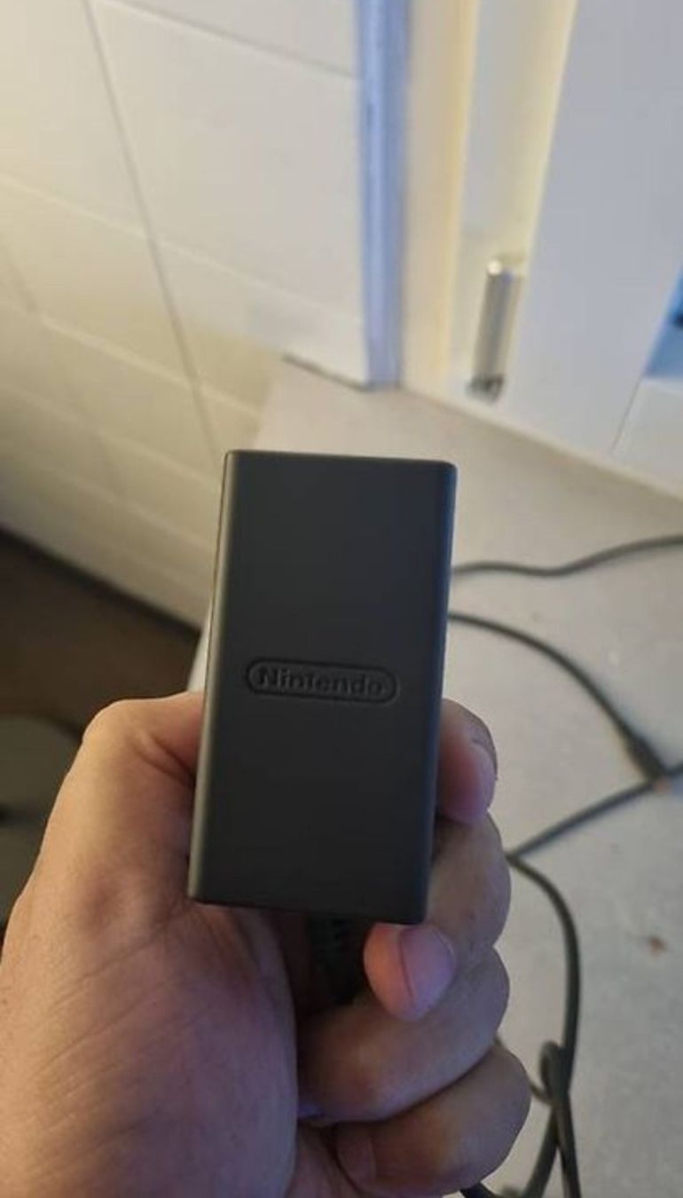 Nintendo Console: Nintendo Switch + Bigben Aufladestation – Usato da Burgdorf venduto da gre_xf9l 1