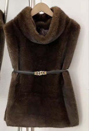 Gilet femme fourrure synthétique marron avec ceinture
