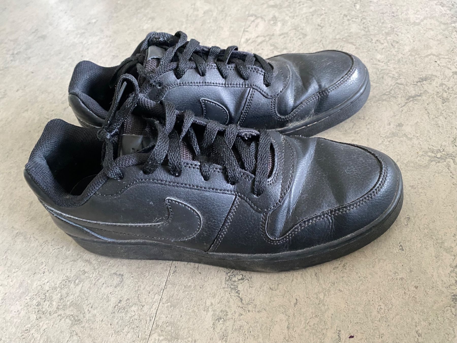 Nike Chaussures hommes: 43 Nike Schuhe schwarz – D'occasion à Zürich par Gamecards