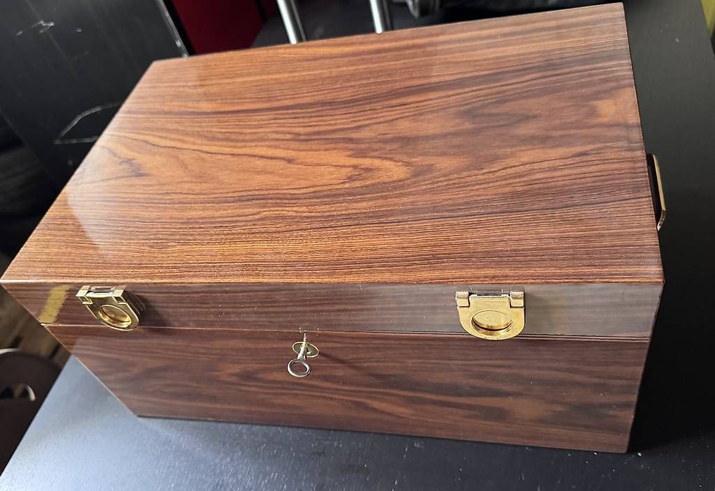 Humidor per sigari: Humidor – Usato da St. Gallen venduto da mel_gg2g