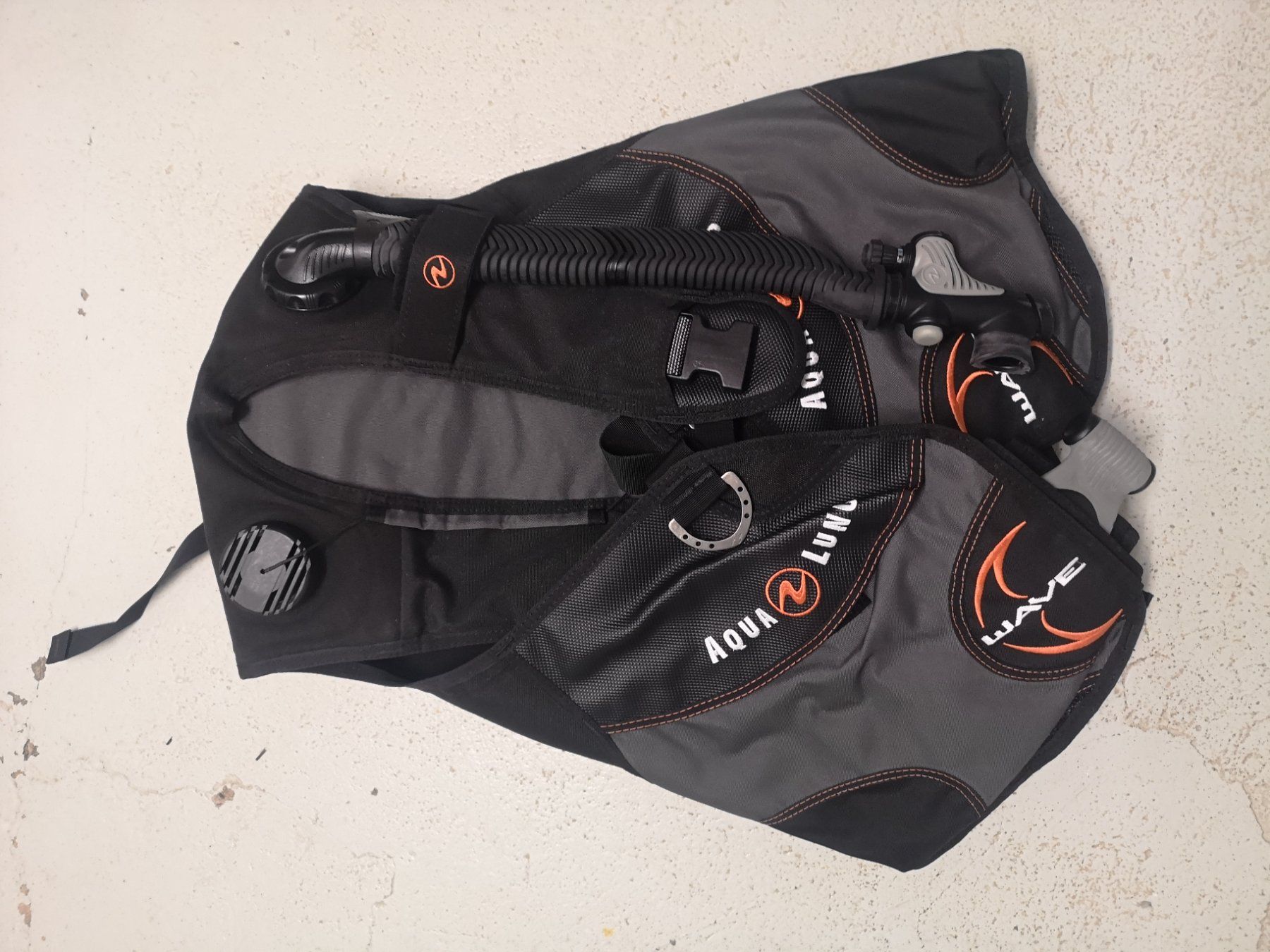 Mute per immersioni: Aqualung wave bcd / jacket (4x gebraucht) – Usato da Baden venduto da daniburger