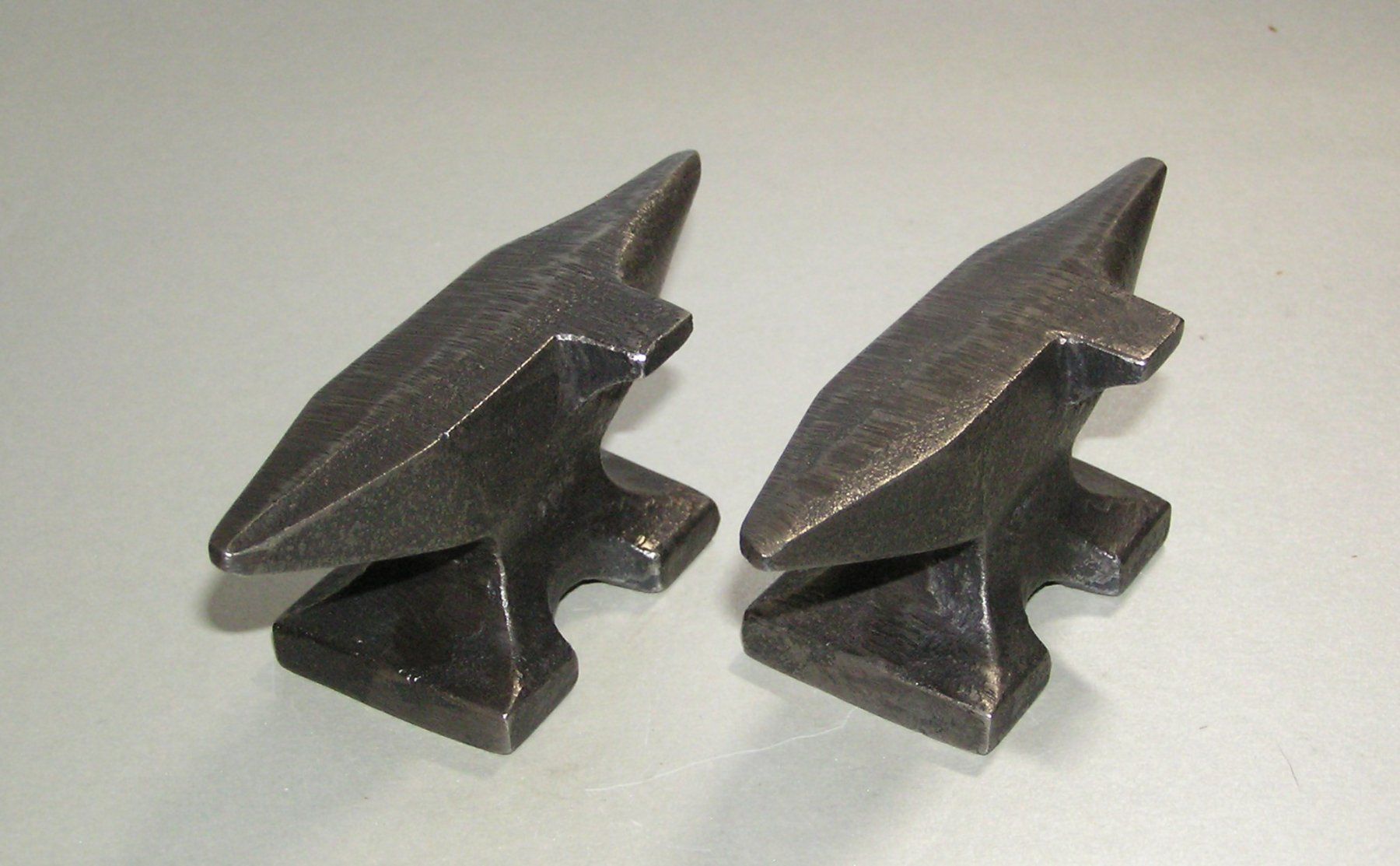 Attrezzi da lavoro: Paar Amboss Guss Rohlinge – Usato da Grenchen venduto da Antique-hunter 4