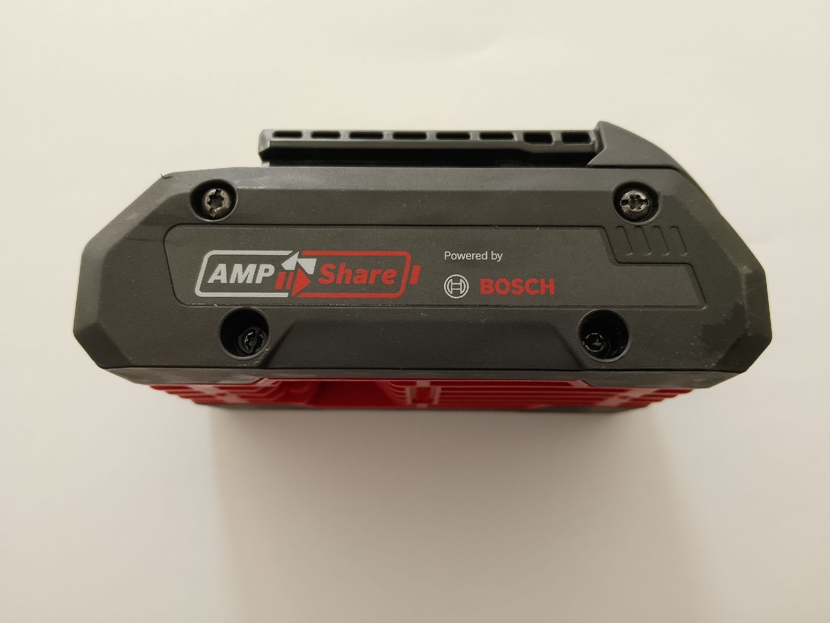 Bosch Caricatori & Batterie: Neuwertiger Bosch pro core 18V /4 ah ,amp share – Nuovo (secondo la descrizione) da Biel/Bienne venduto da Vintage-timearts 3