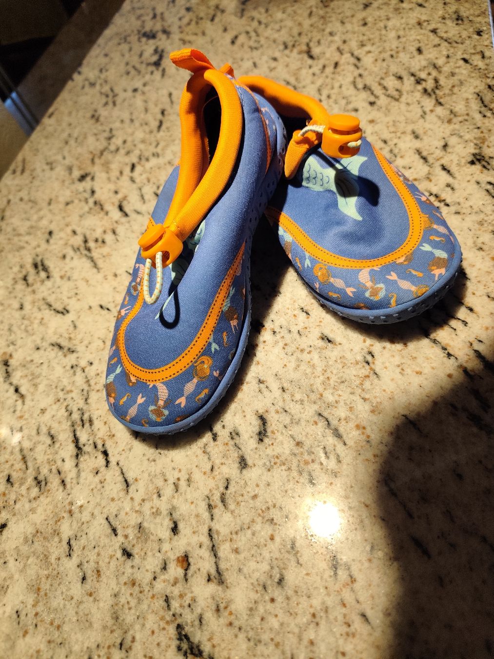 Scarpe per ragazze: Badeschuhe / Wasserschuhe – Usato da Bäretswil venduto da Gartenzwergin