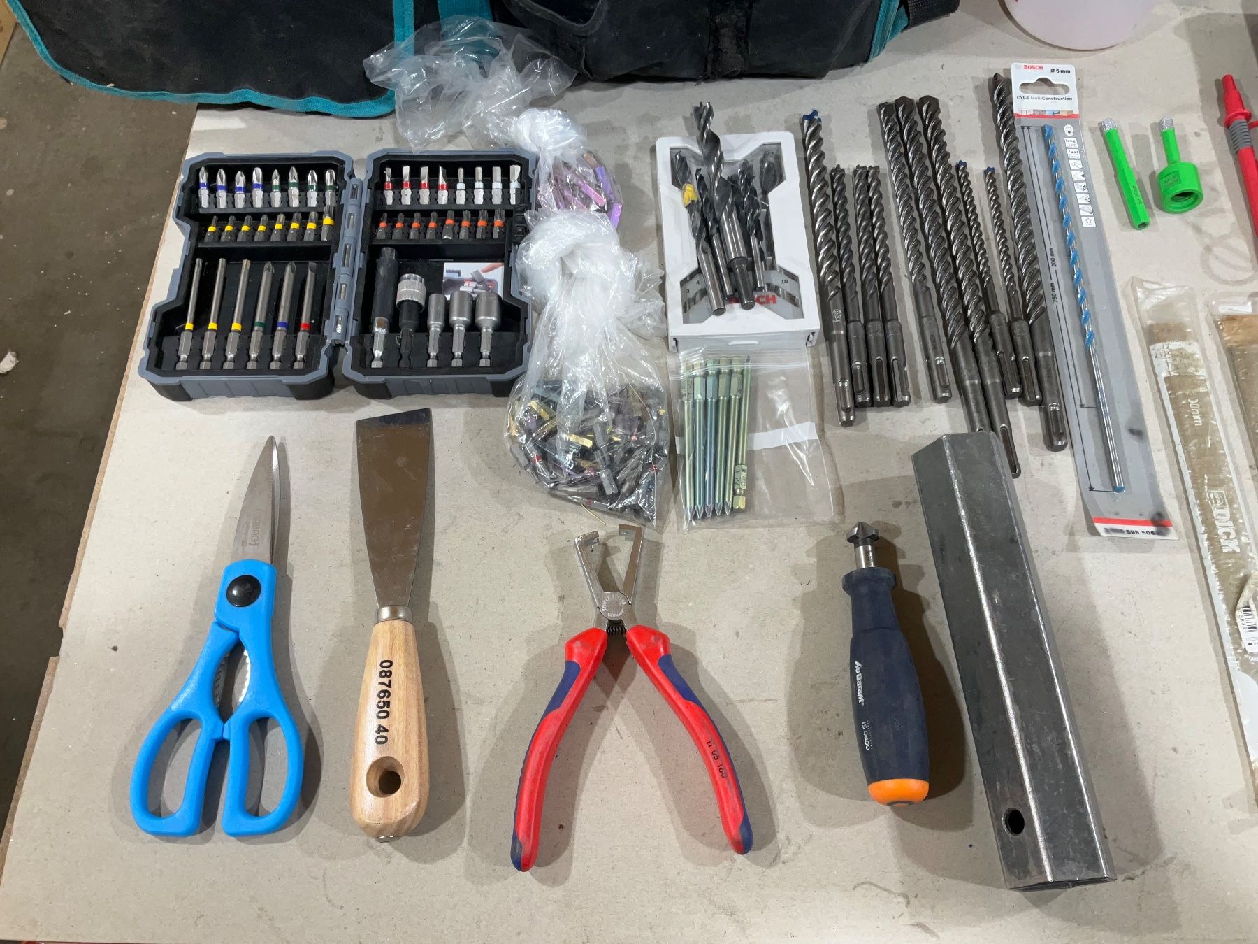 Tous les outils: 511 Posten Handwerkzeug mit Tragetasche – D'occasion à Derendingen par Meisterstuecke 2