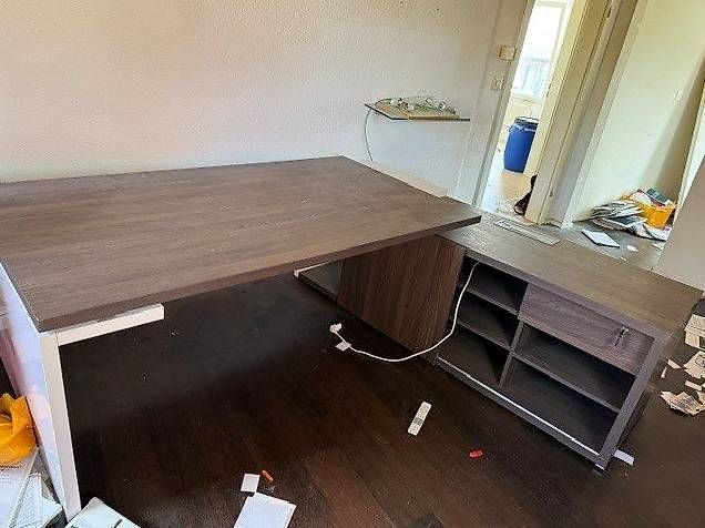 Schreibtische: grosser Bürotisch – Gebraucht aus Rorschach von ado20 1