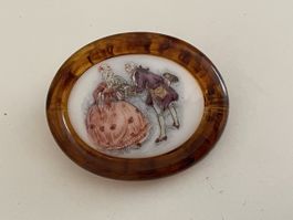 Broche ovale vintage baroque scène galante