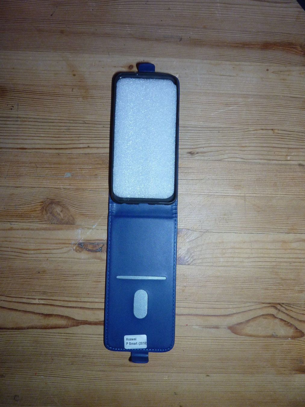Huawei Covers & Schutzfolien: Étui à clapet HUAWEI P Smart 2018 – Neu und originalverpackt aus Bern von Dedonegro