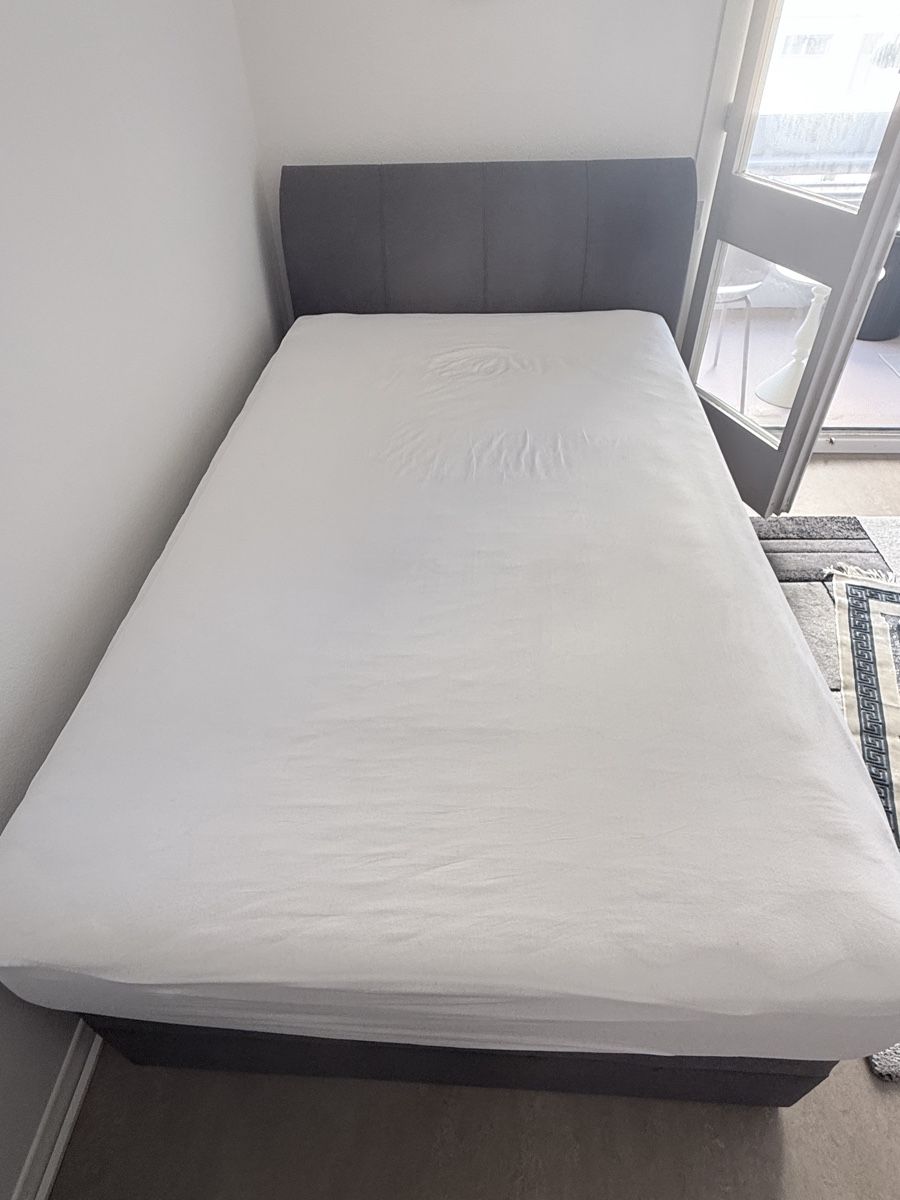 Lits: Boxspringbett 120x200 anthrazit inkl. Topper – D'occasion à Niederwangen BE par KuE.00 2