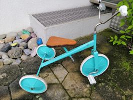 Altes Dreirad für Kinder