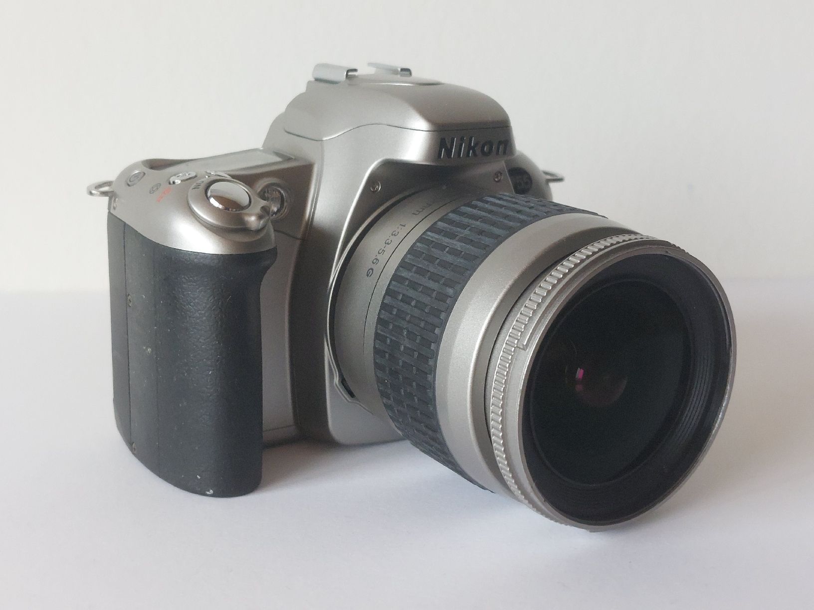 Nikon Fotocamera: Nikon F55 + 28-80mm – Usato da Schmitten FR venduto da losim1