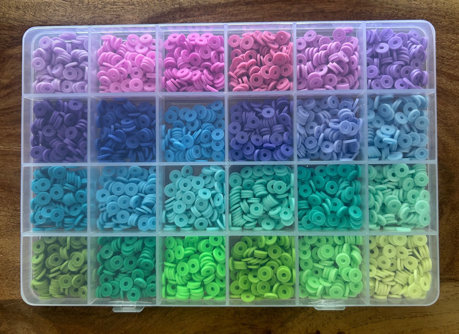 Perle (finte): Box Fimo Katsuki Bastelperlen flach, ca 4500 Stk. – Nuovo e nell'imballaggio originale da Geneve venduto da vane267