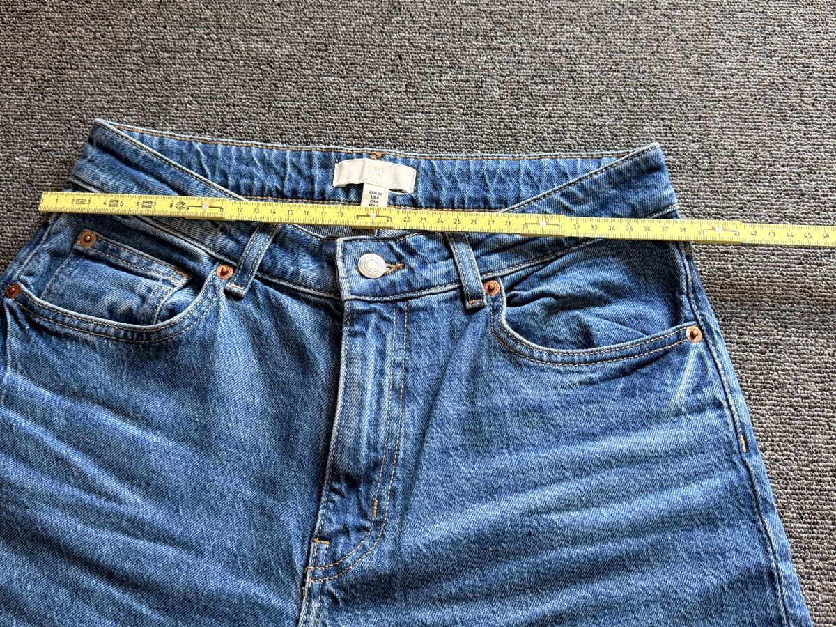 H&M Jeans: Jean H&M bleu clair, taille 38 – Usato da Bulle venduto da LeMoleson 9
