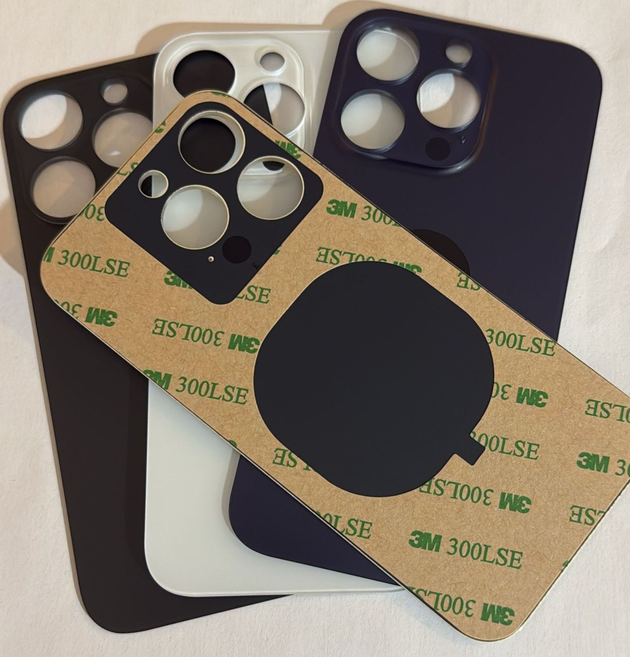 Apple Cover & Protezioni schermo: Coque arrière Iphone 14 pro. – Nuovo e nell'imballaggio originale da Leukerbad venduto da mig_8bbp 1
