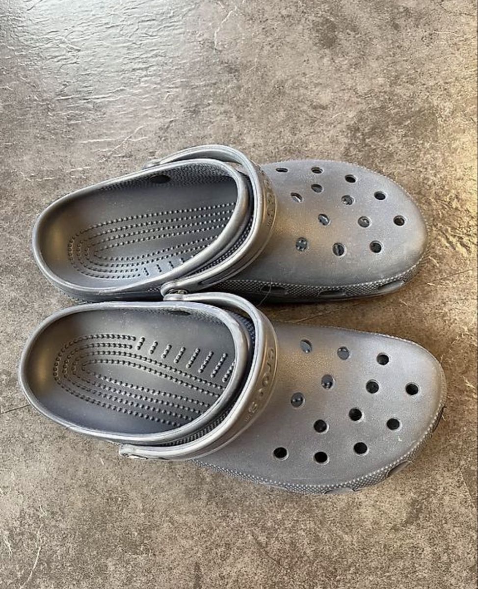 Crocs Scarpe da uomo: Crocs Classic Clogs dunkelblau Grösse 44 45 gebraucht – Usato da Langwies venduto da ann_n88c