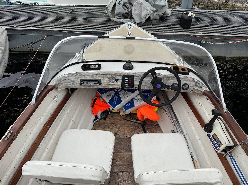 Barche: Bateau 8cv 5 places – Usato da Cortaillod venduto da john83 2