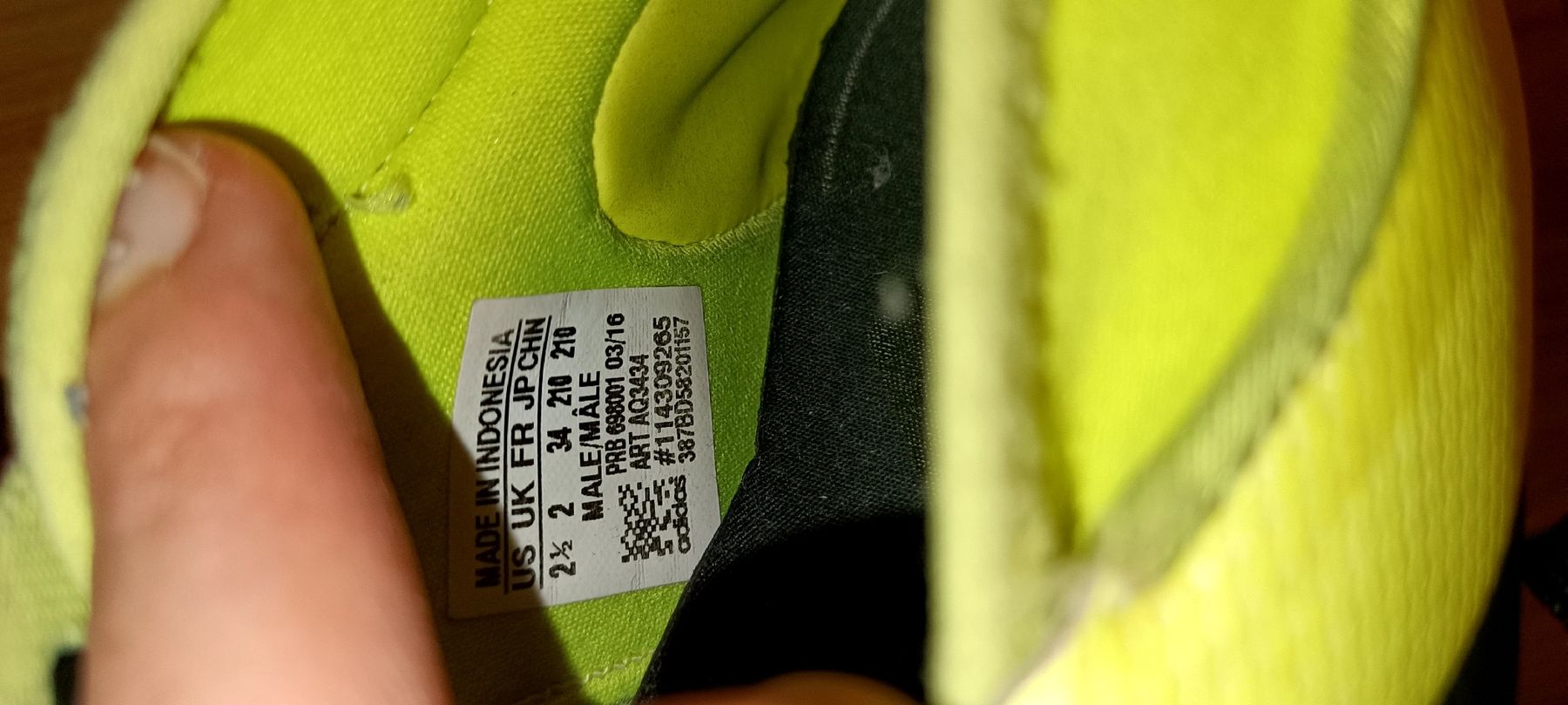Adidas Scarpe per ragazzi: adidas Turnschuhe Halleschuhe gr 34 – Usato da Rümikon AG venduto da kar_8vy5 5