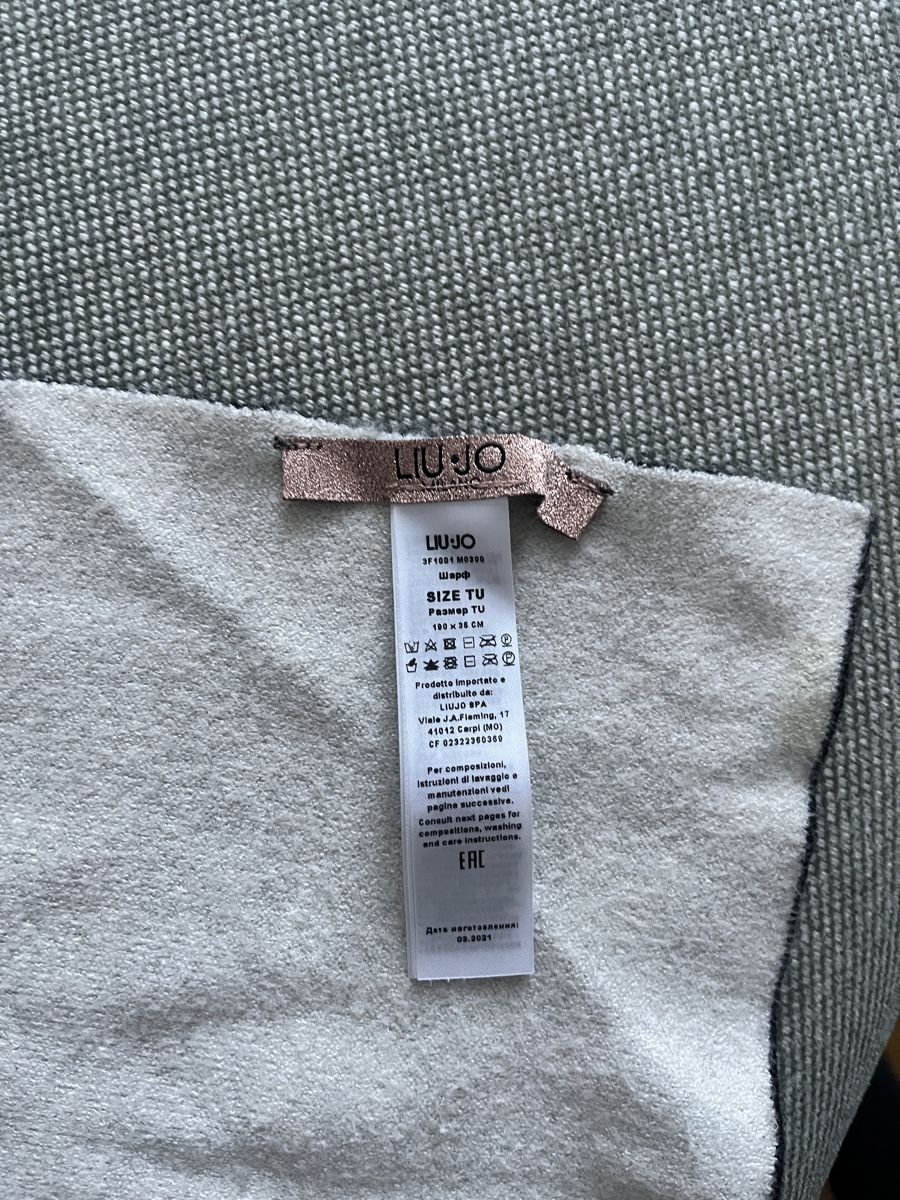 Foulard & Sciarpe: Warm Winter Scarf Liu Jo Original – Usato da Küssnacht am Rigi venduto da Roxxy 1