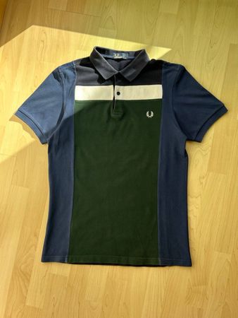 Fred Perry Color-Block Poloshirt mit Stickerei