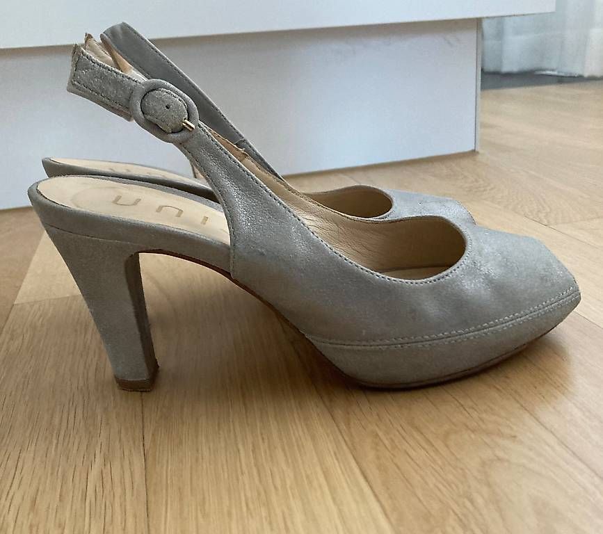 Unisa Scarpe da donna: UNISA Damenschuhe Gr 38 silber Leder – Usato da Neuenhof venduto da fiore011 1
