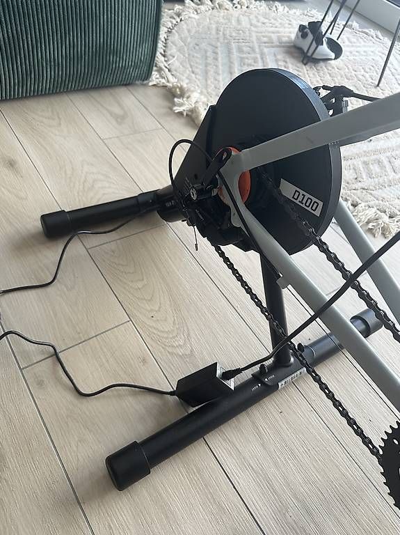Hometrainer: Heimtrainer D100 mit Zwift Cog and Click – Usato da Niederuzwil venduto da aba_g859 3