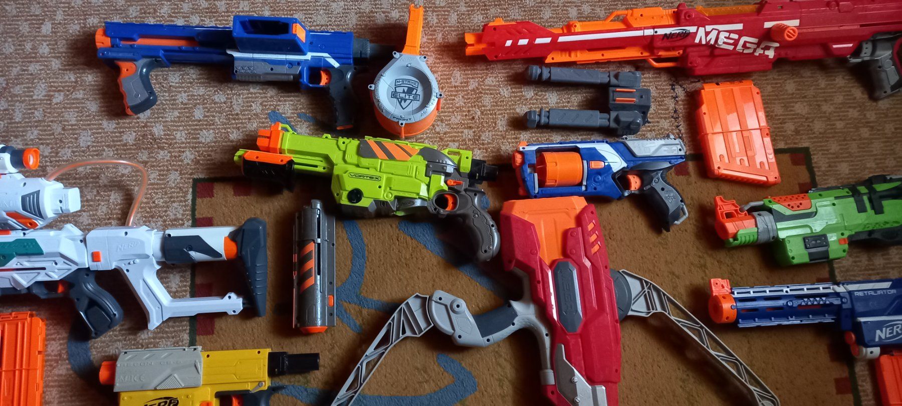 Nerf Giocattoli: Diverse Nerf Blaster. – Usato da Unterägeri venduto da ric_cmx2 3