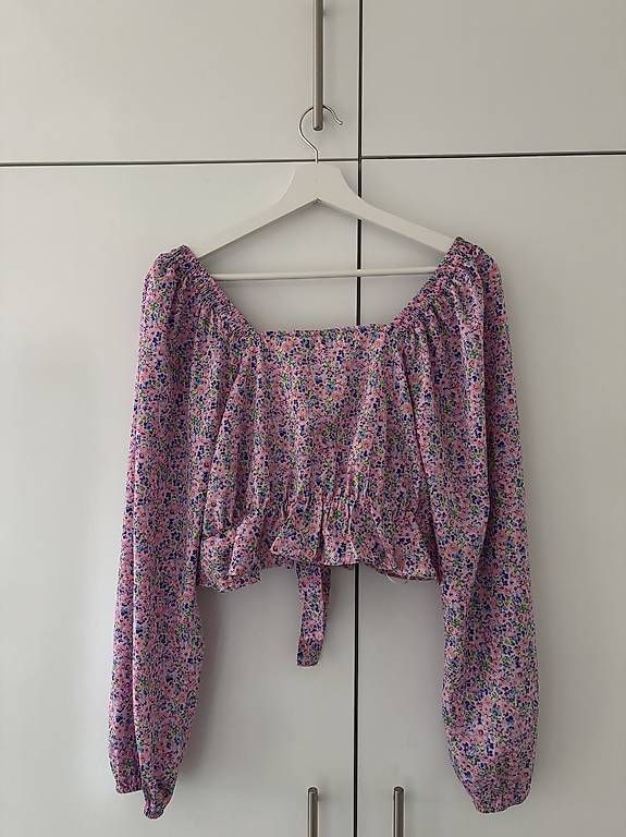 Vero Moda Tops: Bauchfreies Blumenoberteil – D'occasion à St. Gallen par Sofia175 1