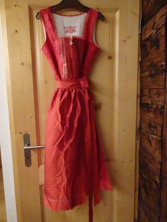 Top Sportalm Dirndl rot inkl. Schürze neuw. Gr. 42 - 426289