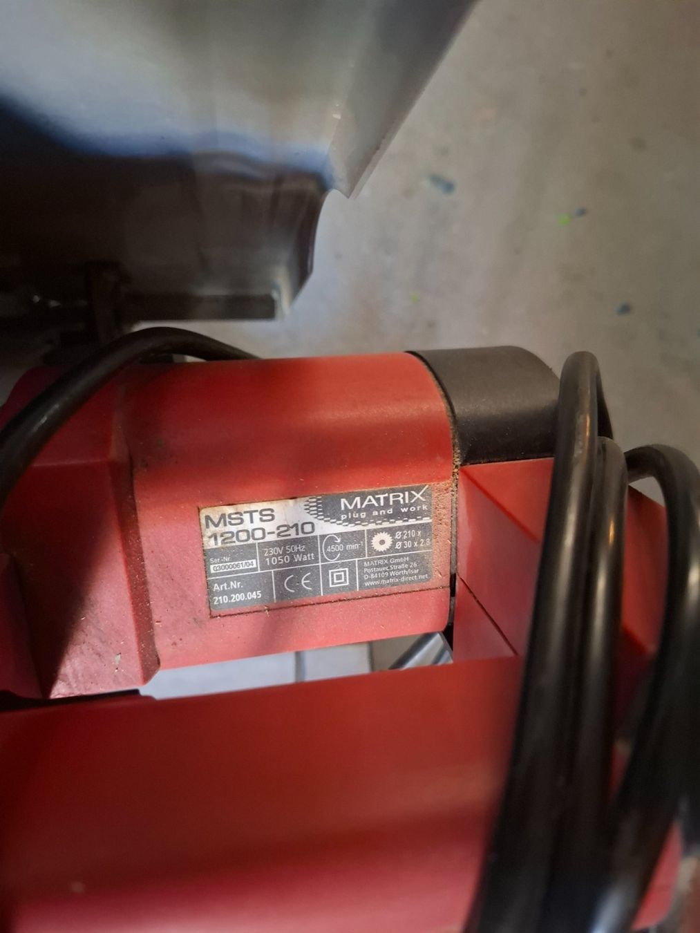 Sägen: Kappsäge Gehrungssäge MATRIX 1200-210 funktionstüchtig – Gebraucht aus Hunzenschwil von Fluz 3