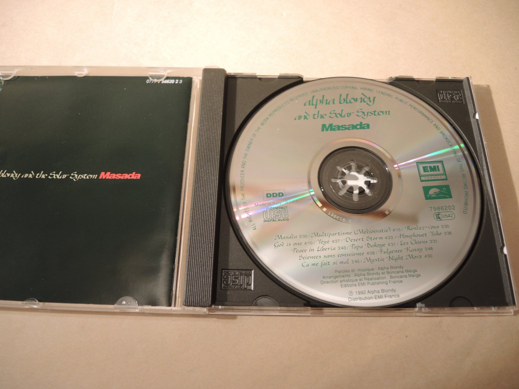 CD: Alpha Blondy Masada CD and the solar system – Usato da Rorschach venduto da maeck8 1