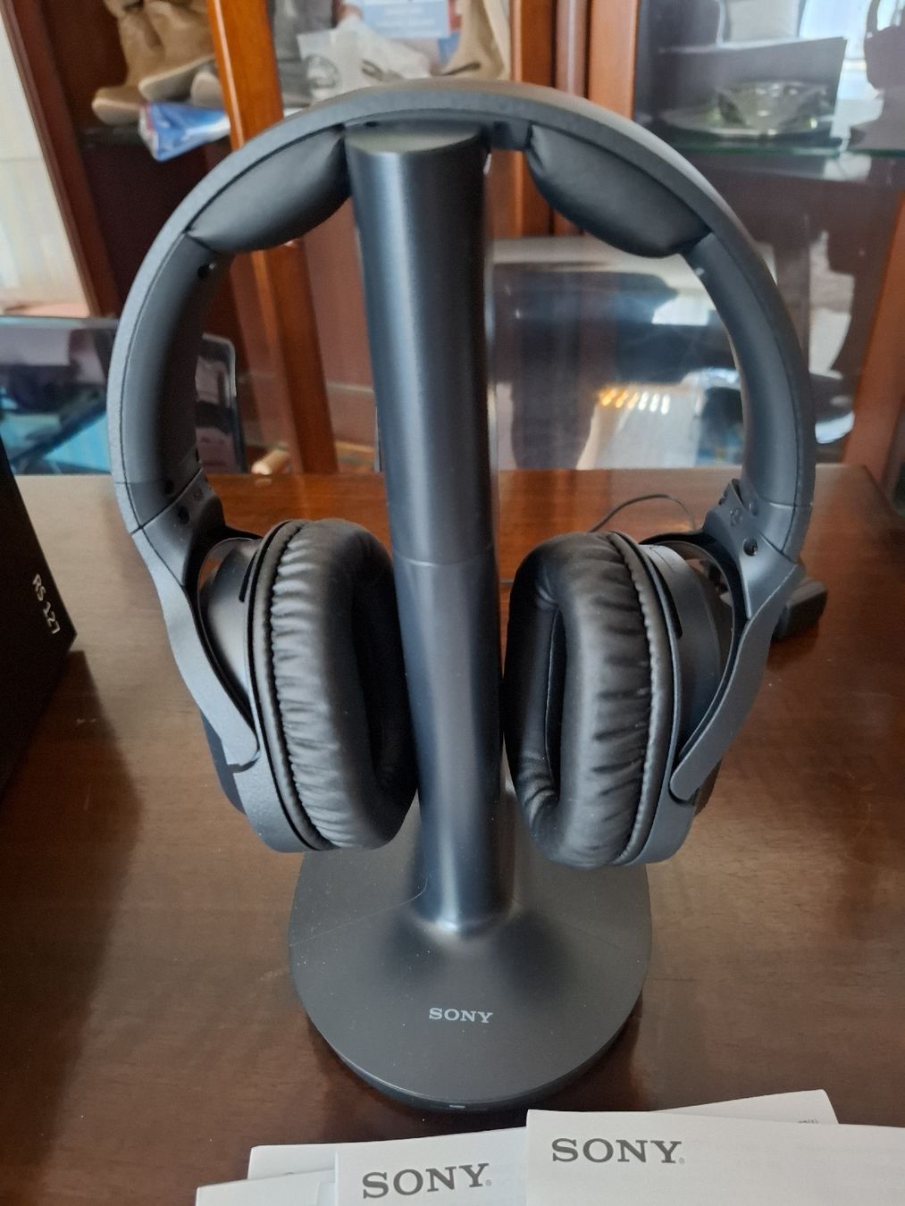 Sony Kopfhörer: Sony MDR-RF895RK - Casque sans fil comme neuf, noir – Gebraucht aus LA TOUR-DE-PEILZ von sim_77kp