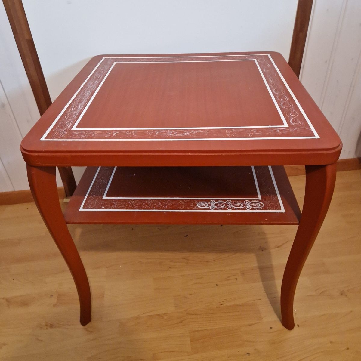 Tavoli: Table d'appoint vintage avec étagère – Usato da Ecublens FR venduto da isa_6lfp
